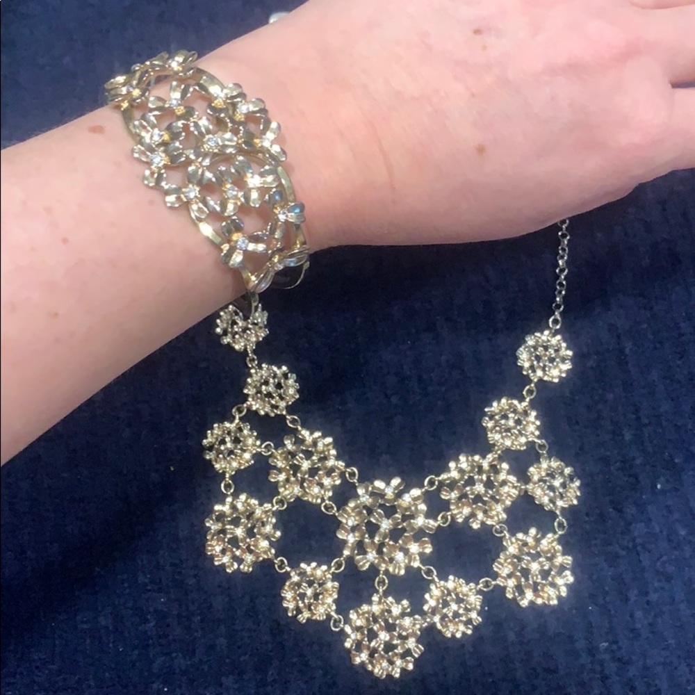 WHITE HOUSE BLACK MARKET necklace/bracelet set